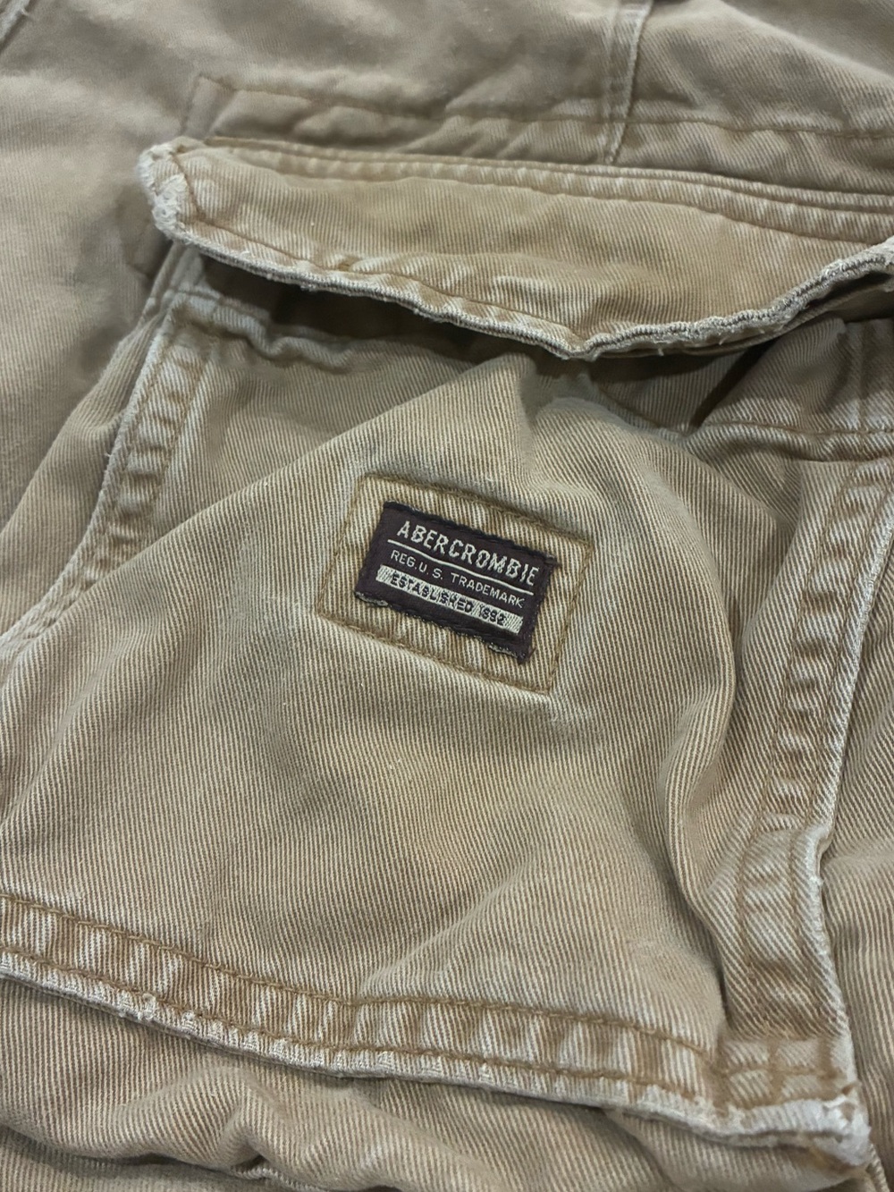 Vintage Abercrombie & Fitch Khaki Cargo Shorts - Picture 5 of 7